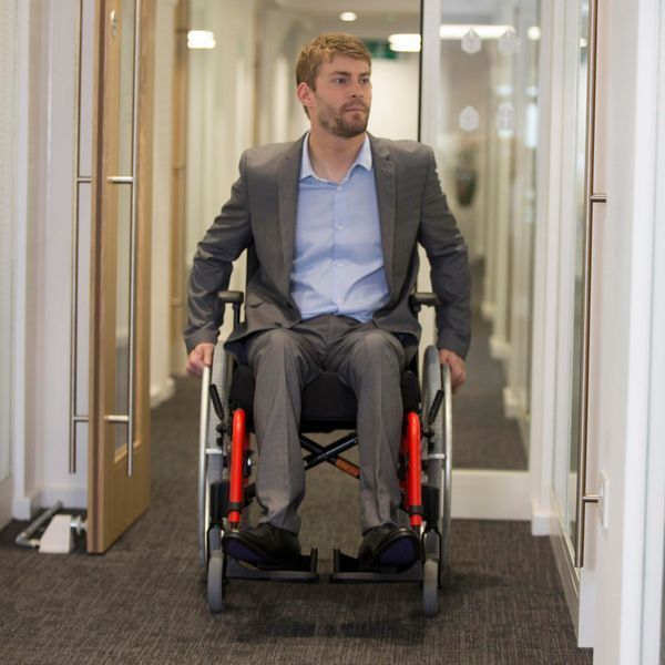 Середньоактивне крісло колісне Invacare Action 4 NG HD Action 4 NG HD фото