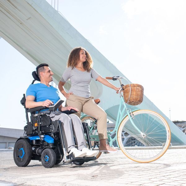 Крісло колісне з електроприводом Invacare AVIVA RX40 RX40 фото